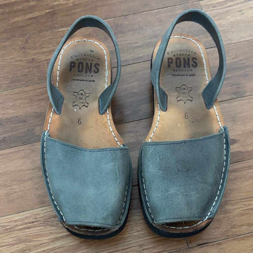 Pons Handmade Gray Leather Sandals